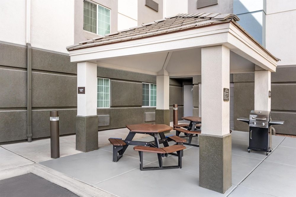 undefined Sonesta Simply Suites Las Vegas Convention Center 5