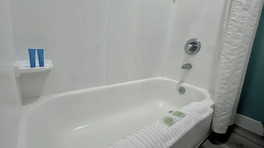 MainStay Suites Las Vegas Flamingo Suite, 1 Queen Bed, Non Smoking 6