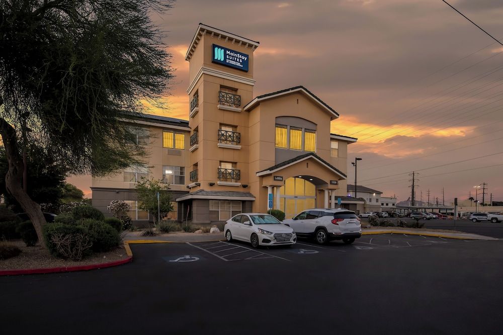 undefined MainStay Suites Las Vegas Flamingo 6