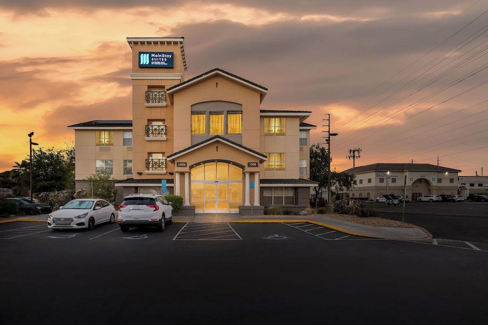 undefined MainStay Suites Las Vegas Flamingo 3