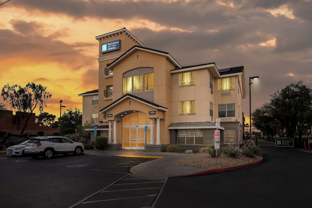 undefined MainStay Suites Las Vegas Flamingo 5
