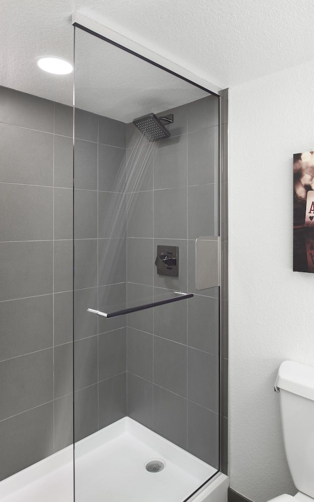 the D Las Vegas Deluxe Room 7