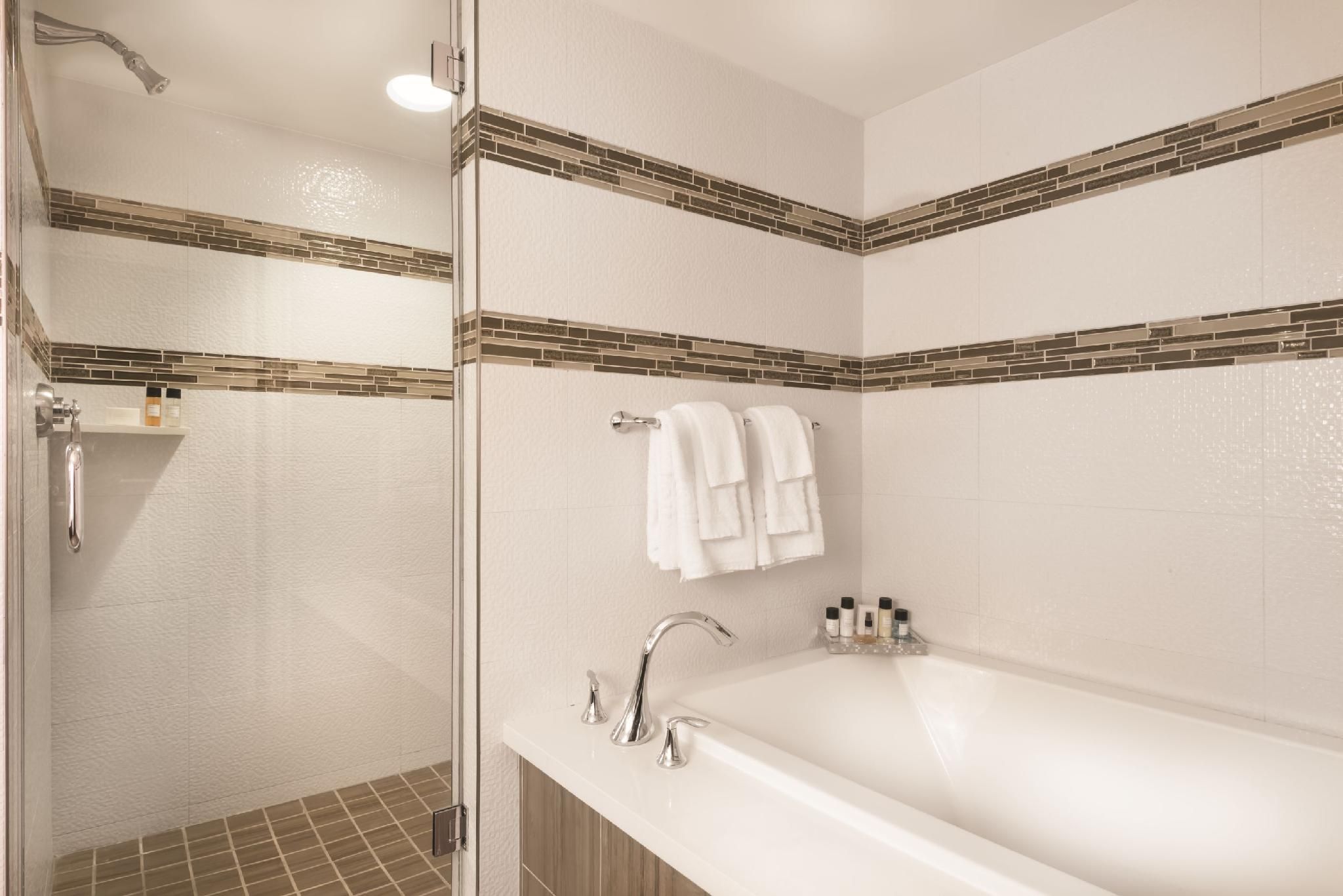 Forever Fab Suite with King Bed - Non-Smoking