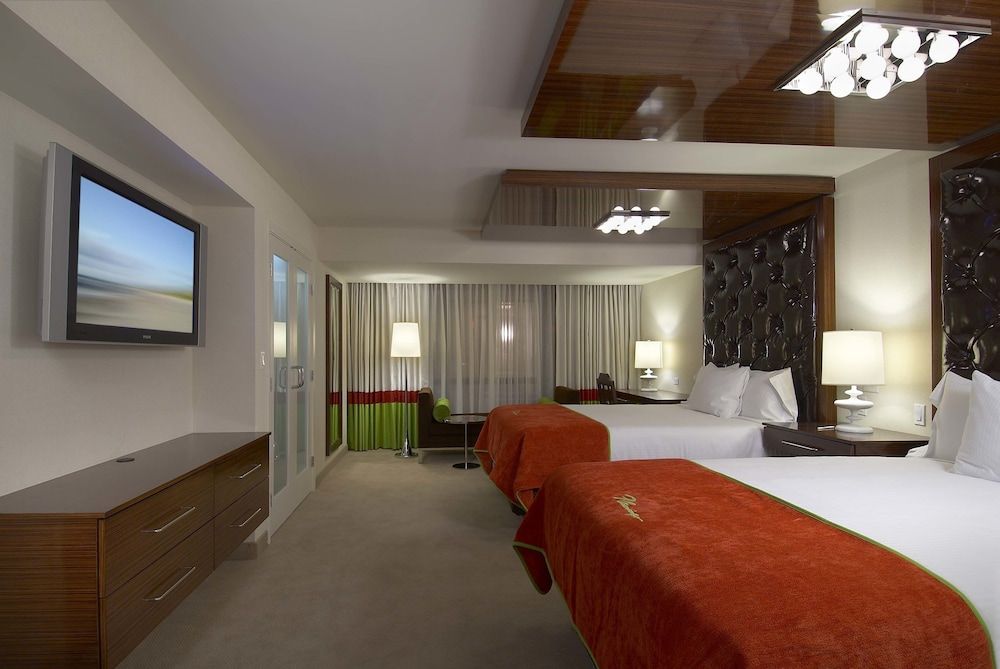 2-Bedroom Presidential Suite, 1 King & 2 Queens, Non-Smoking