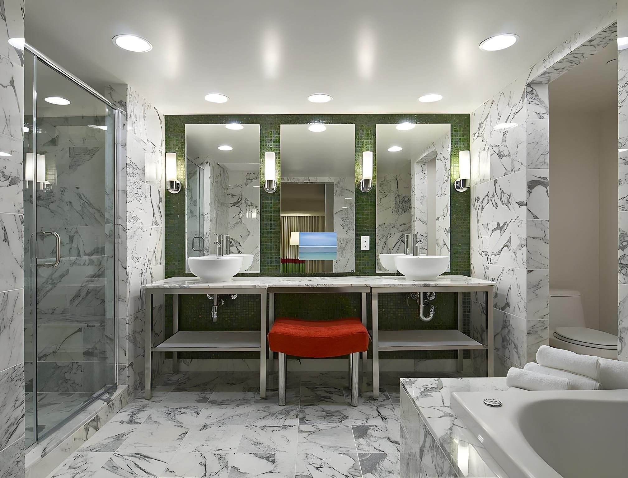 Metropolitan Suite 1 King + 2 Queens