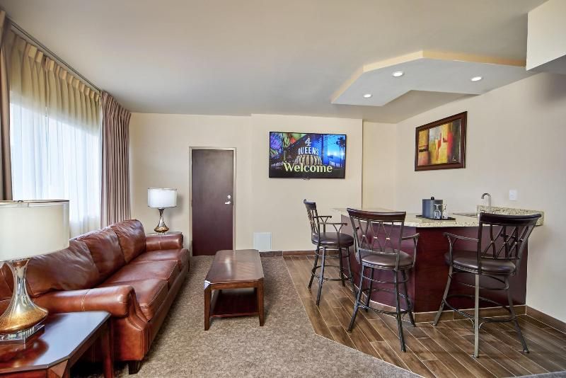 undefined Four Queens Hotel and Casino 6