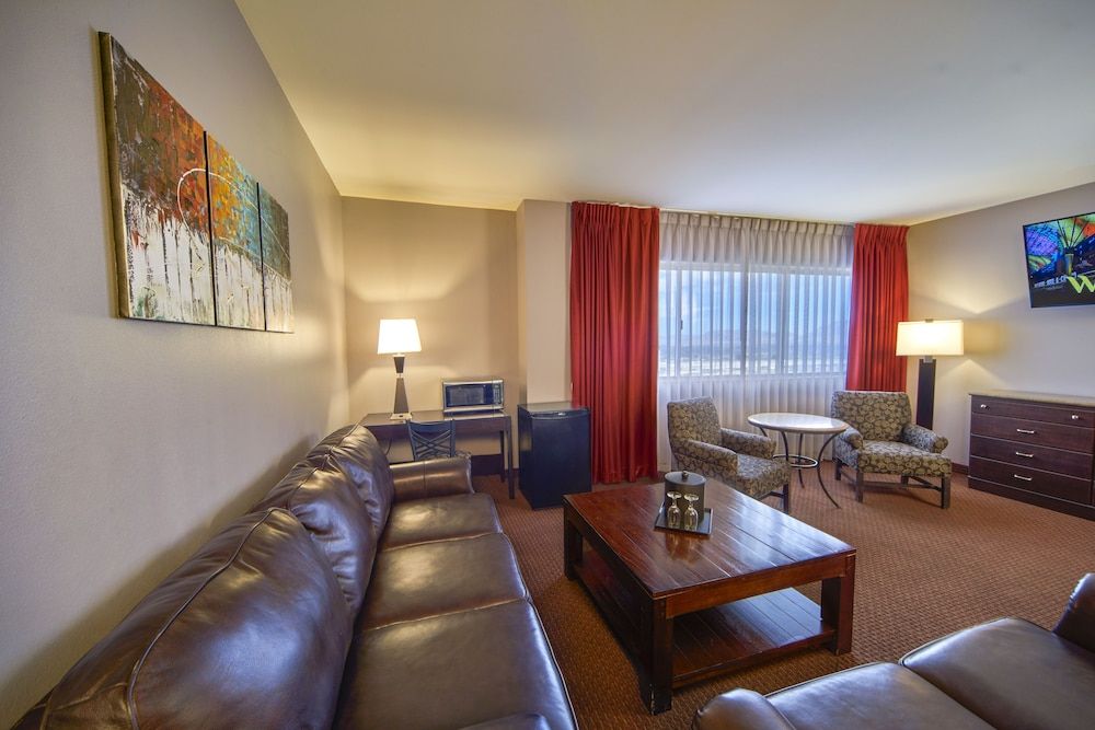 undefined Four Queens Hotel and Casino 8