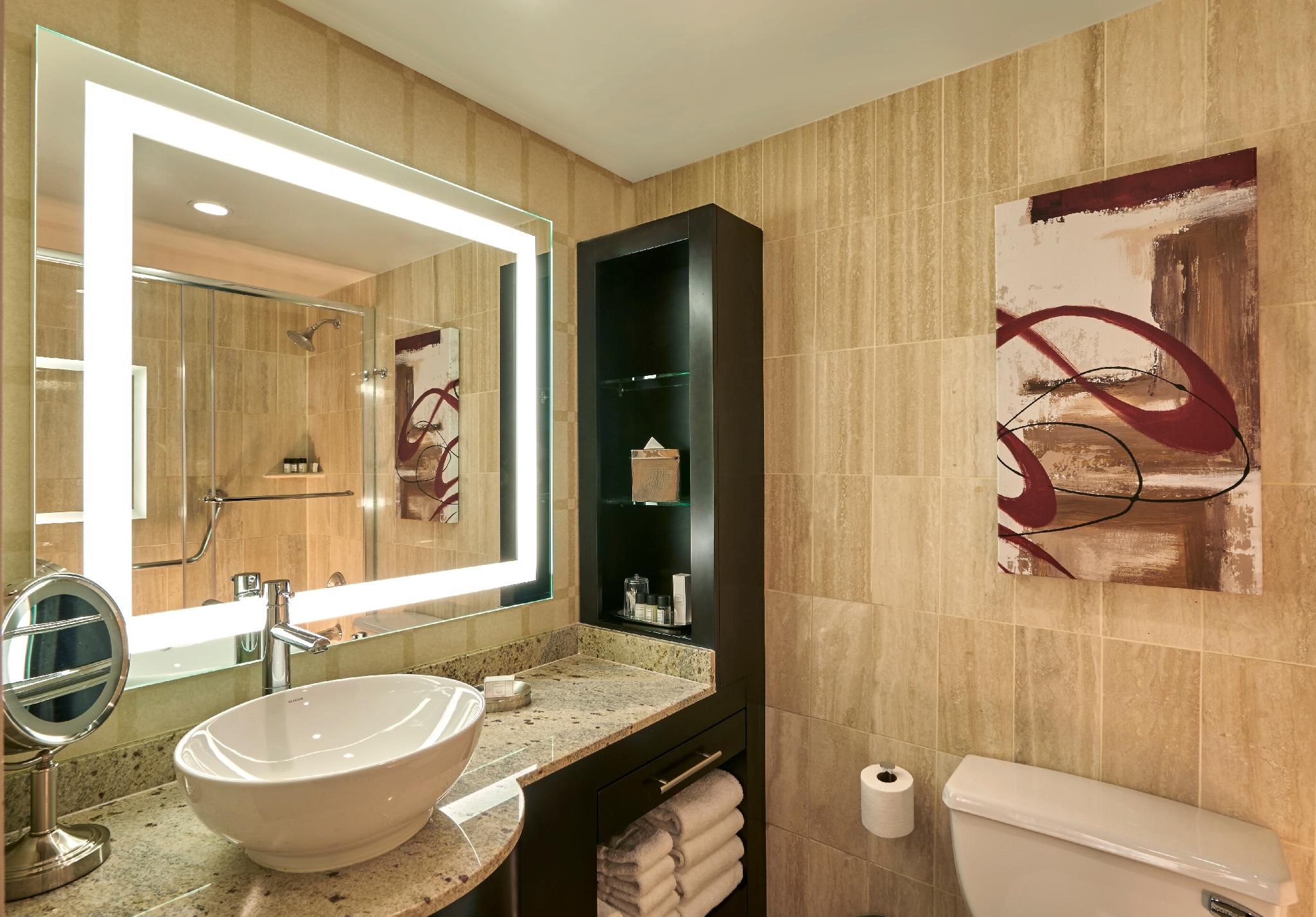 Gold Tower Deluxe King Room