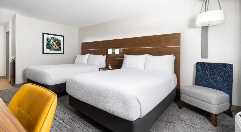 Holiday Inn Express Las Vegas - Stadium Area by IHG 2 Queen Standard Mobility Accessible Transfer Shower