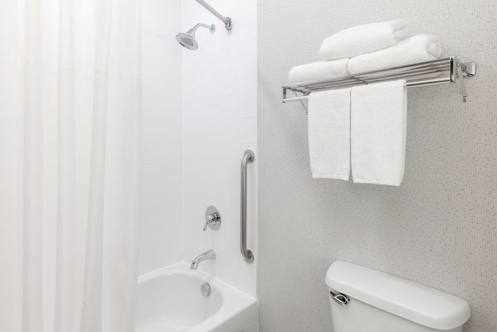 Holiday Inn Express & Suites Las Vegas SW - Spring Valley by IHG Standard Room 5