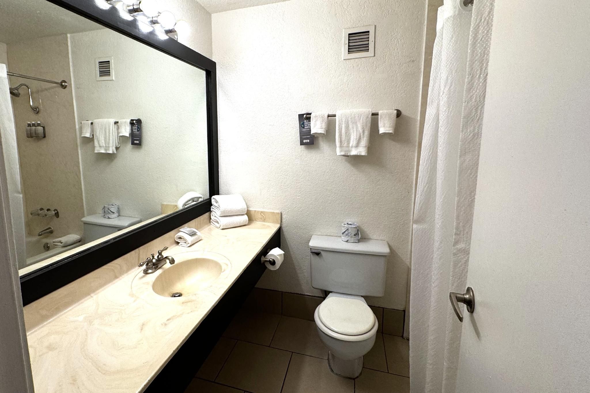 undefined OYO Hotel and Casino Las Vegas 5