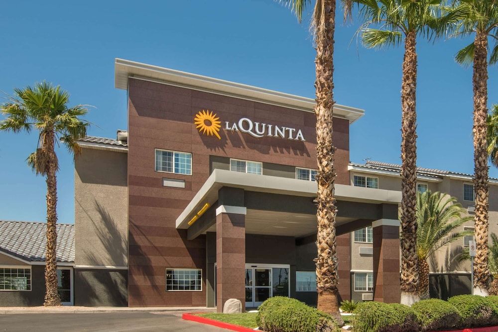undefined La Quinta Inn & Suites by Wyndham Las Vegas Nellis 6