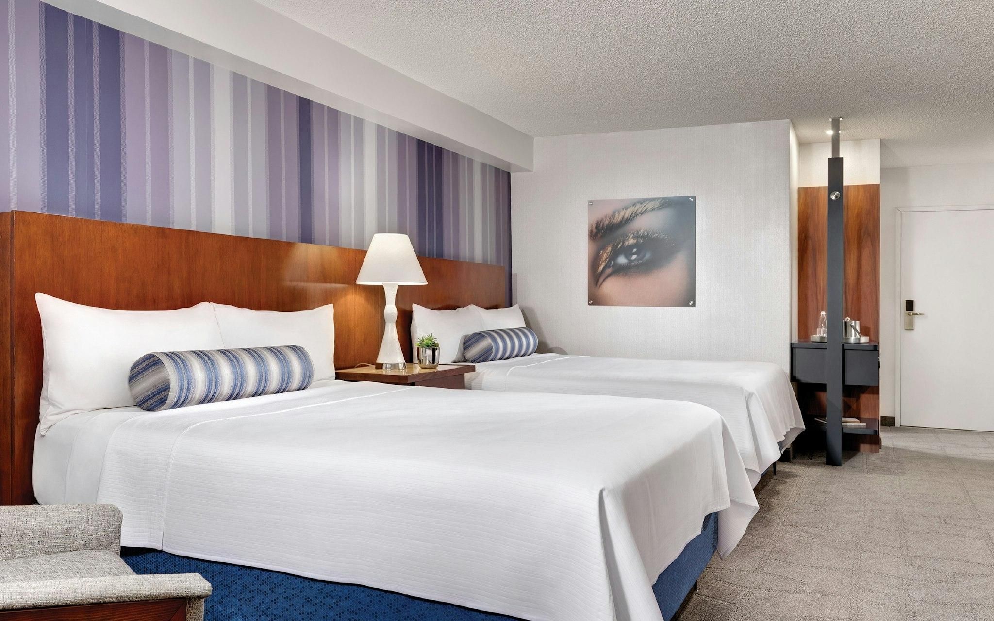 undefined Luxor Hotel and Casino 10