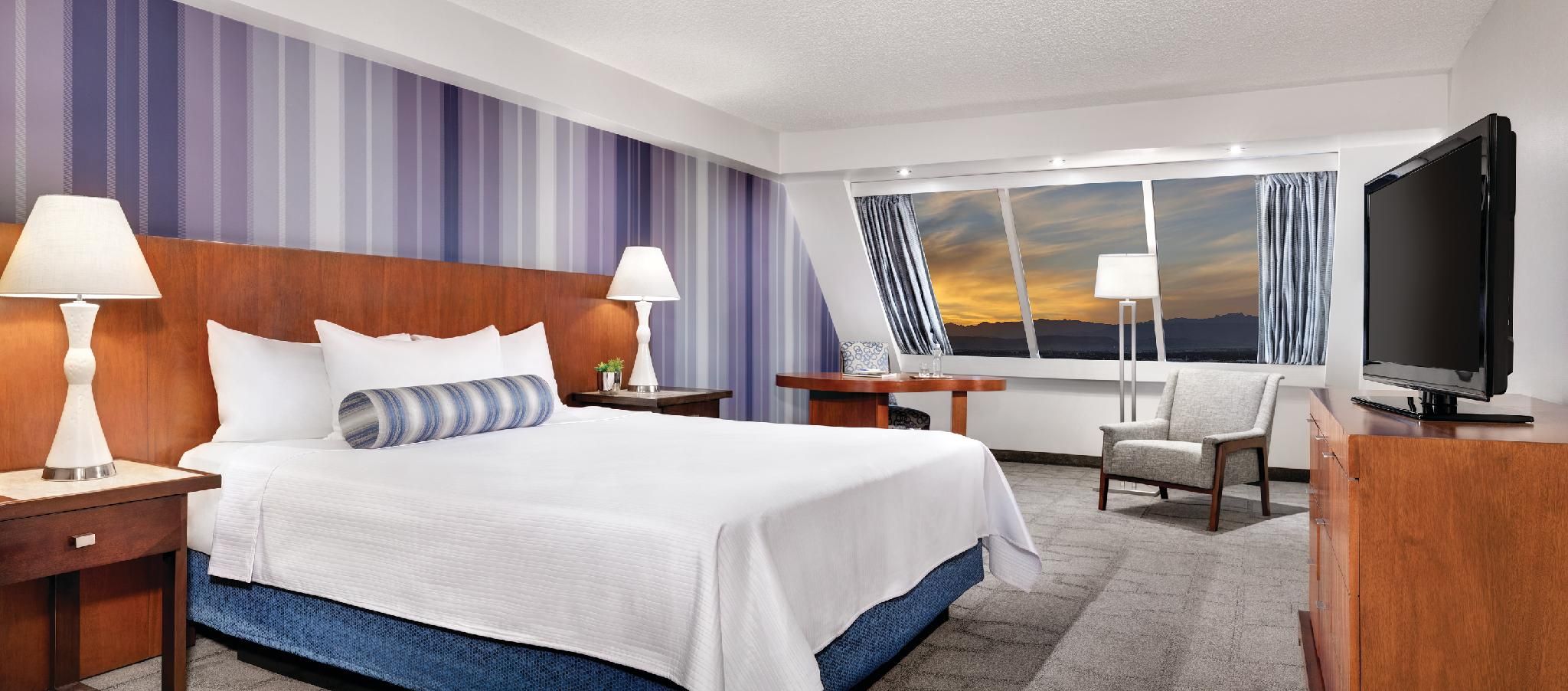 undefined Luxor Hotel and Casino 7