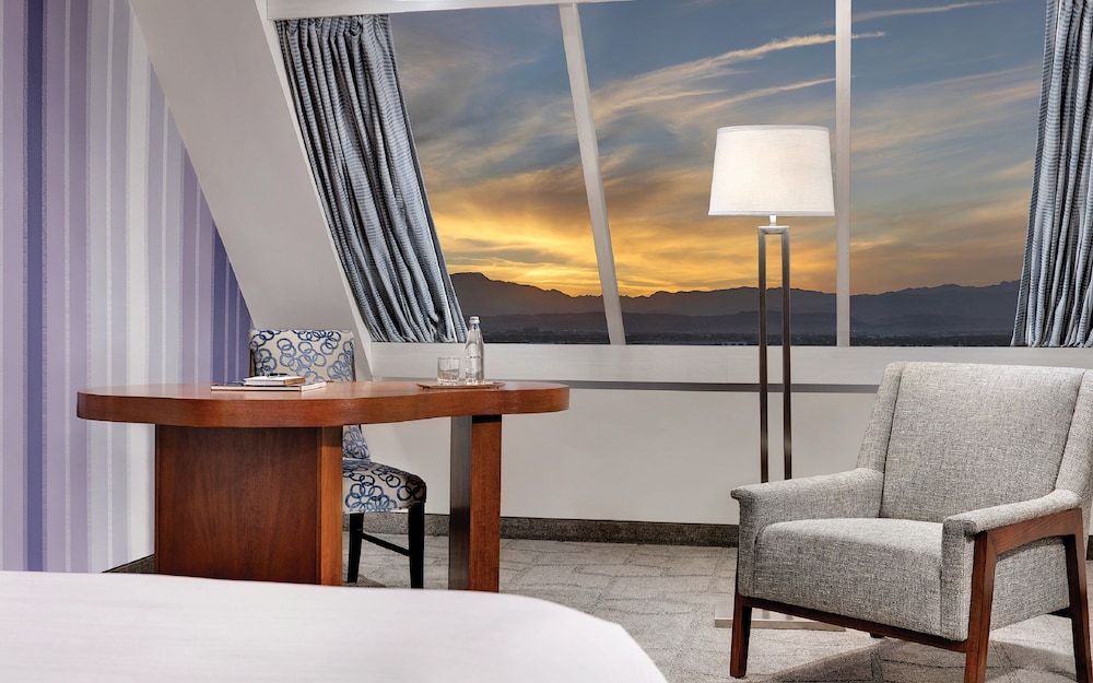 Luxor Hotel and Casino Pyramid Two Queen Room 4