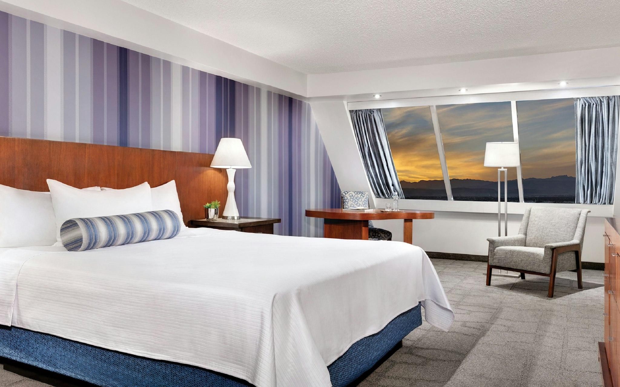 undefined Luxor Hotel and Casino 10