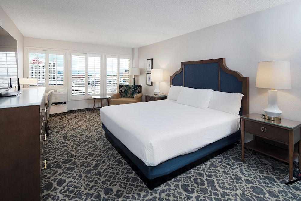 Main Street Station Hotel, Casino and Brewery Deluxe Room, 1 King Bed, Non Smoking