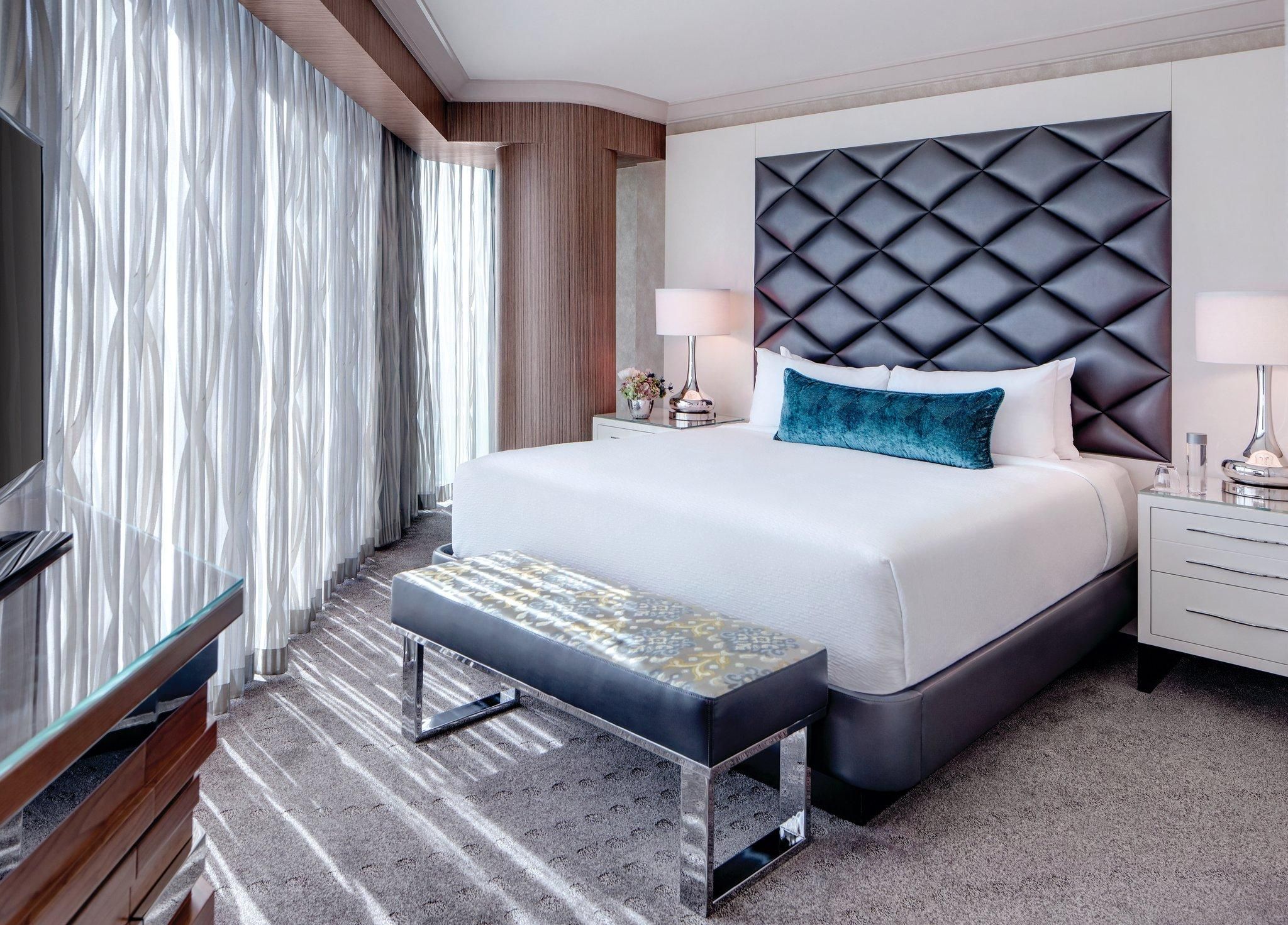 2-Bedroom Panoramic View King Suite