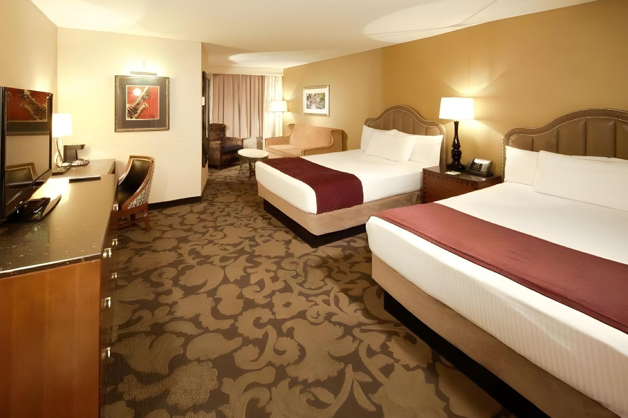 Mountain View Room with 2 Queen Beds