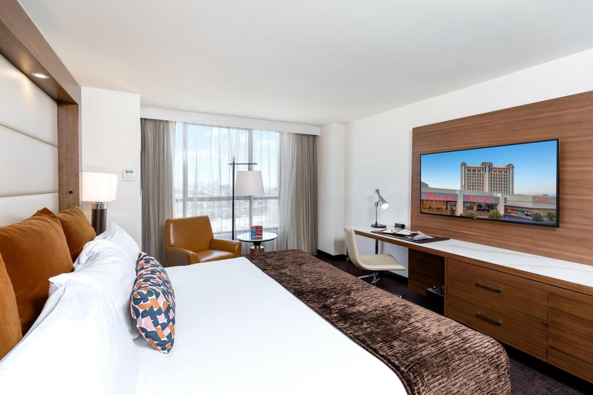 Premier Room with King Bed - Newly Renovated