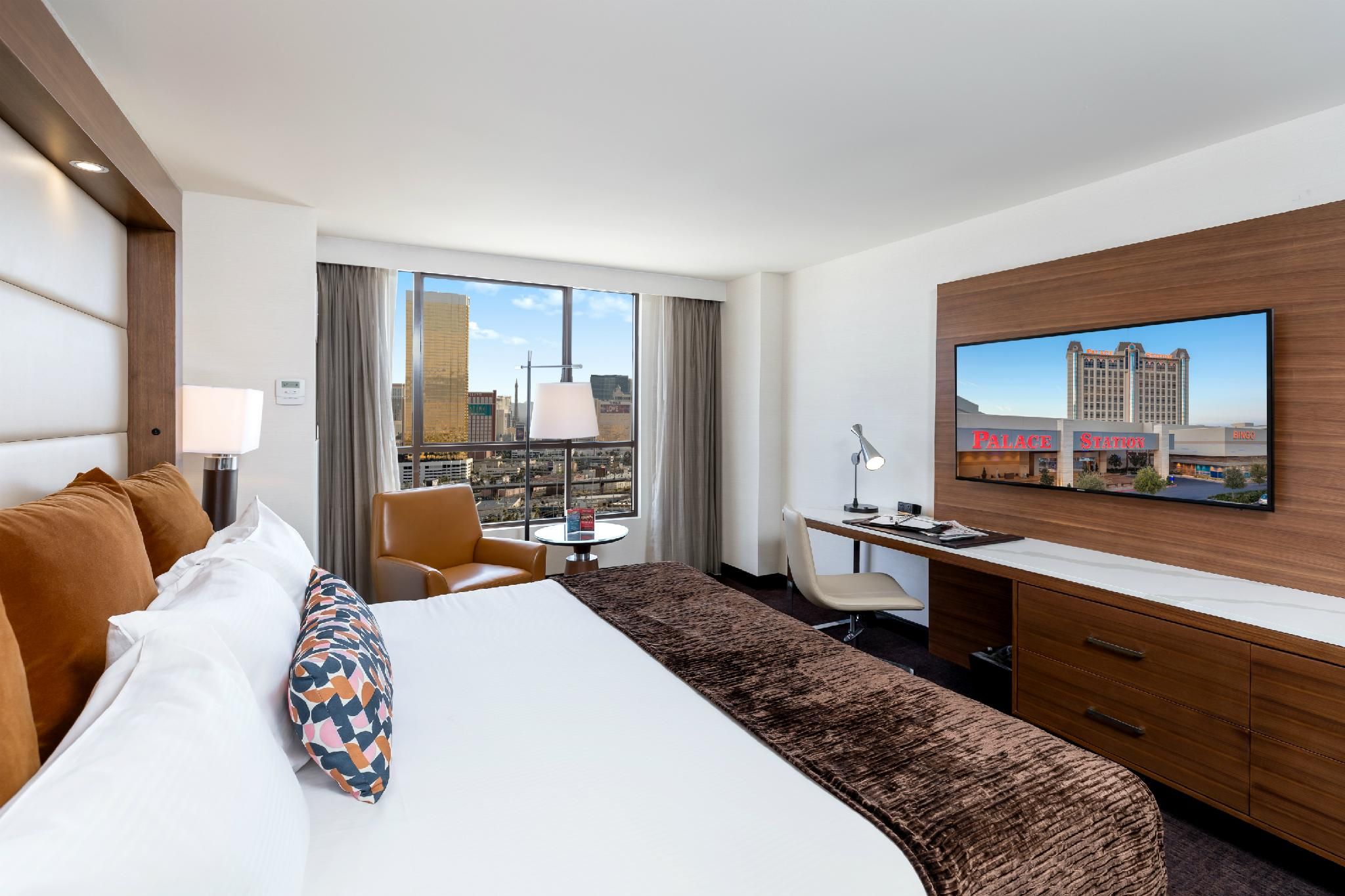 Premier City View King Room