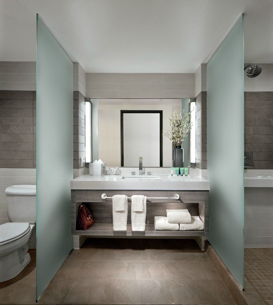 Palms Casino Resort Ivory King 5