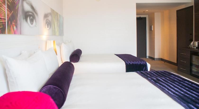 Palms Casino Resort Ivory Two Queens 8