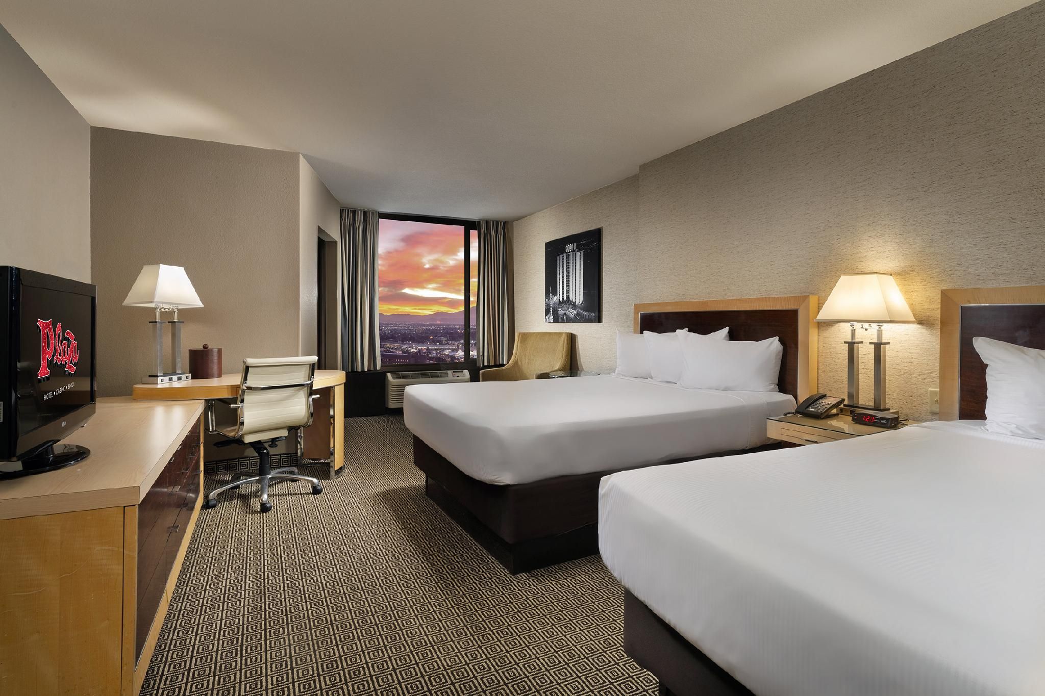 Plaza Hotel & Casino Deluxe Room 2