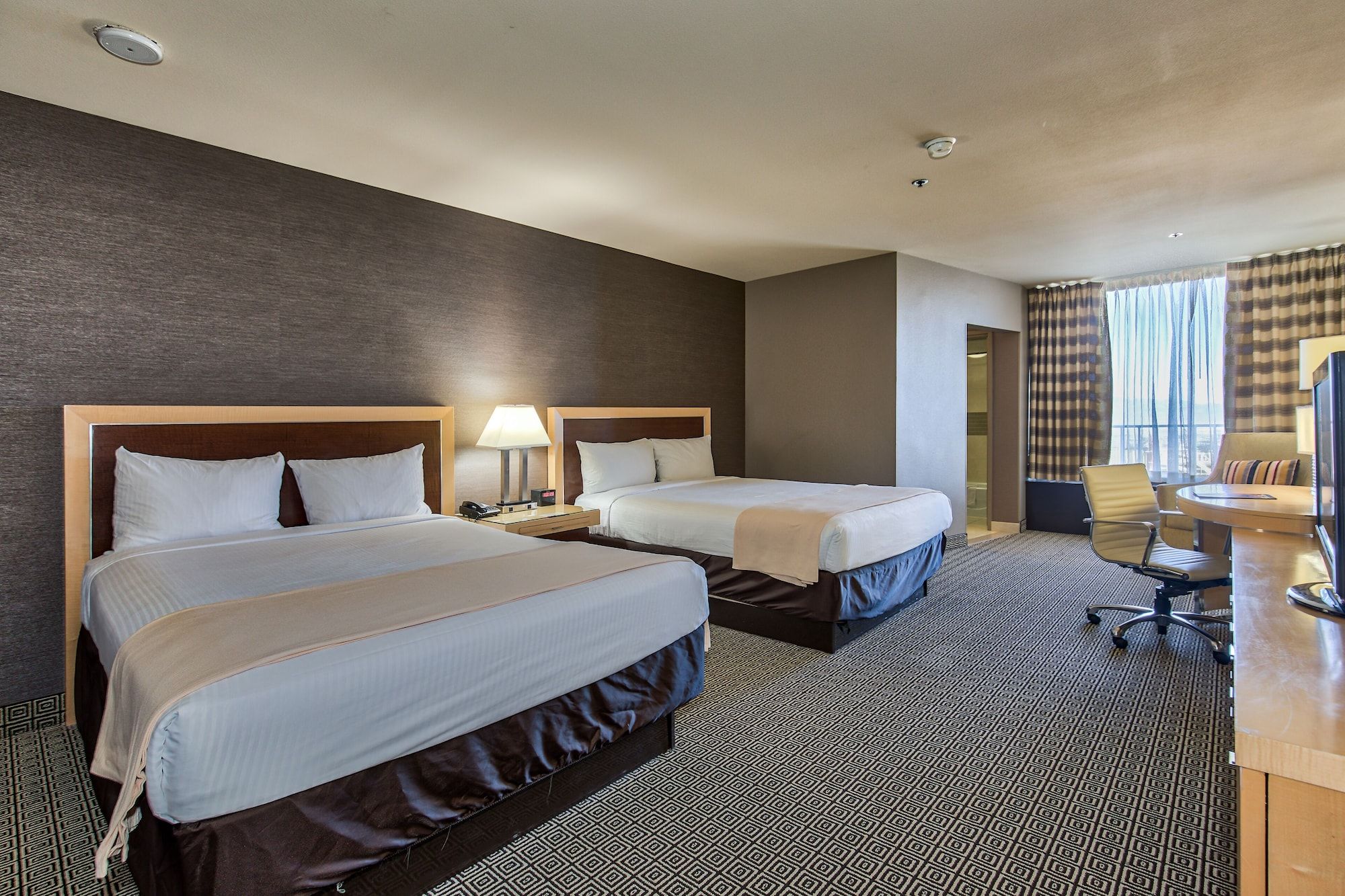 Plaza Hotel & Casino DELUXE, 2 QUEEN BEDS 2