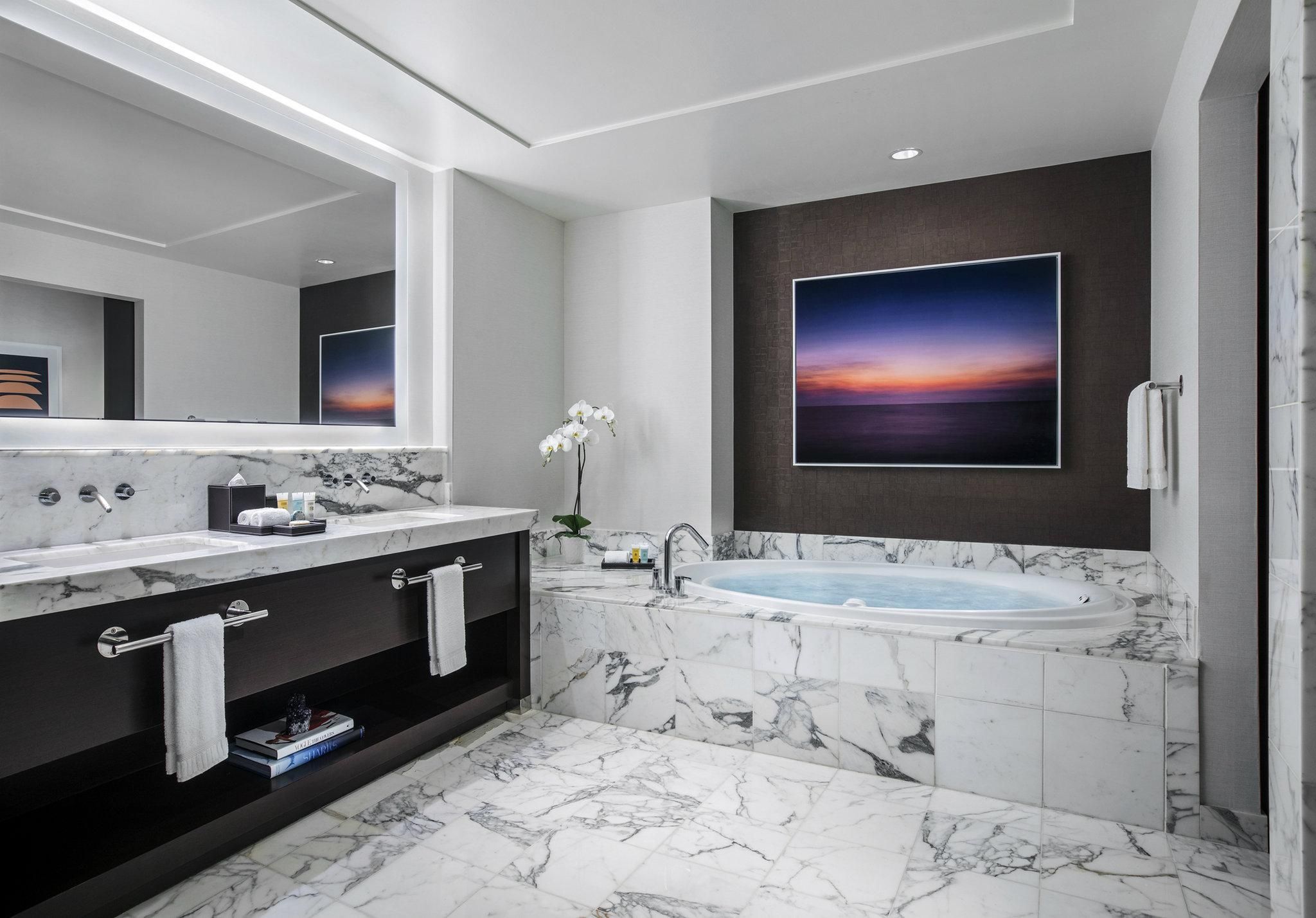 Signature Suite with 2 Queen Beds