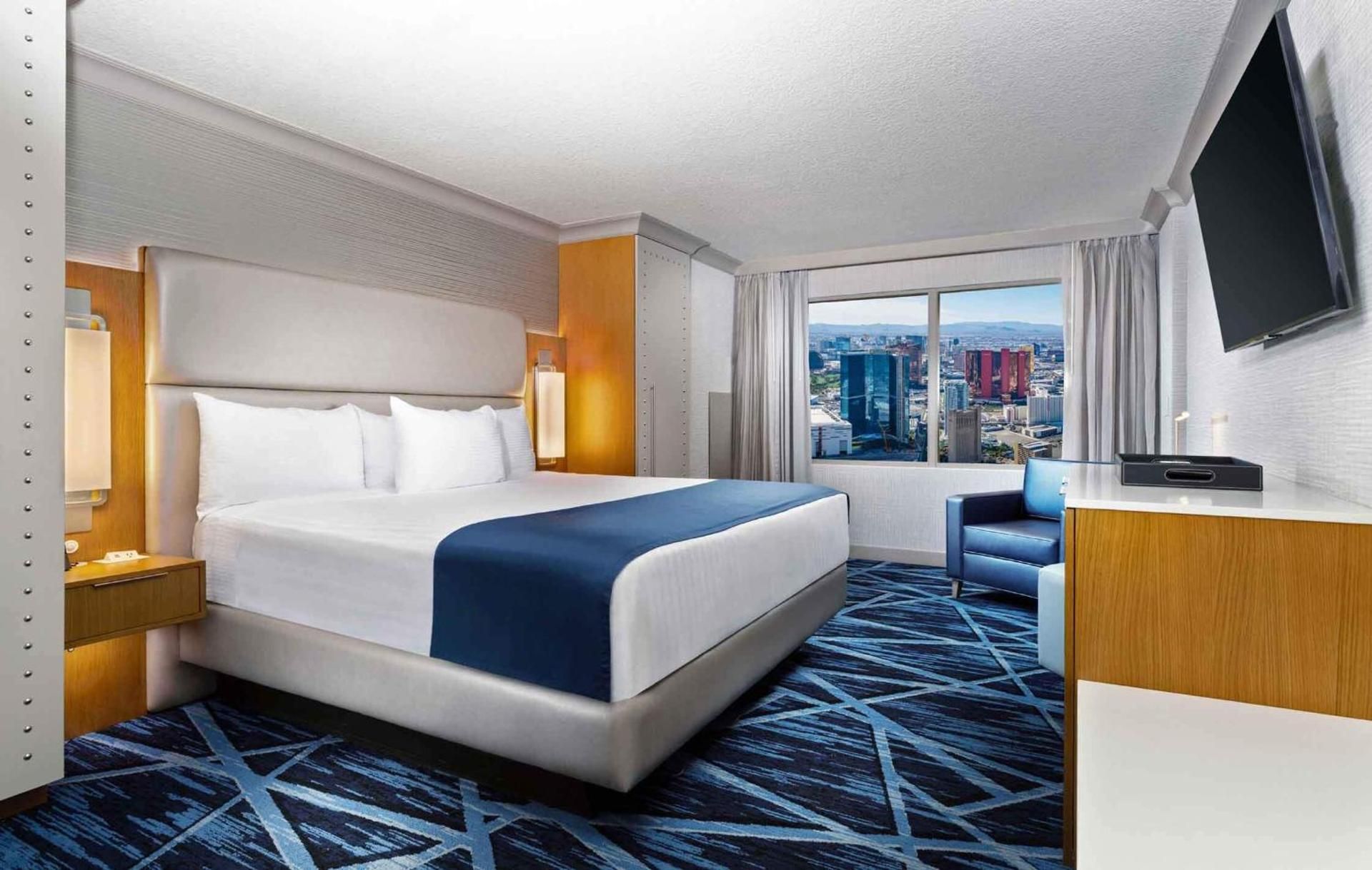 Vegas Tower Room - Newly Renovated