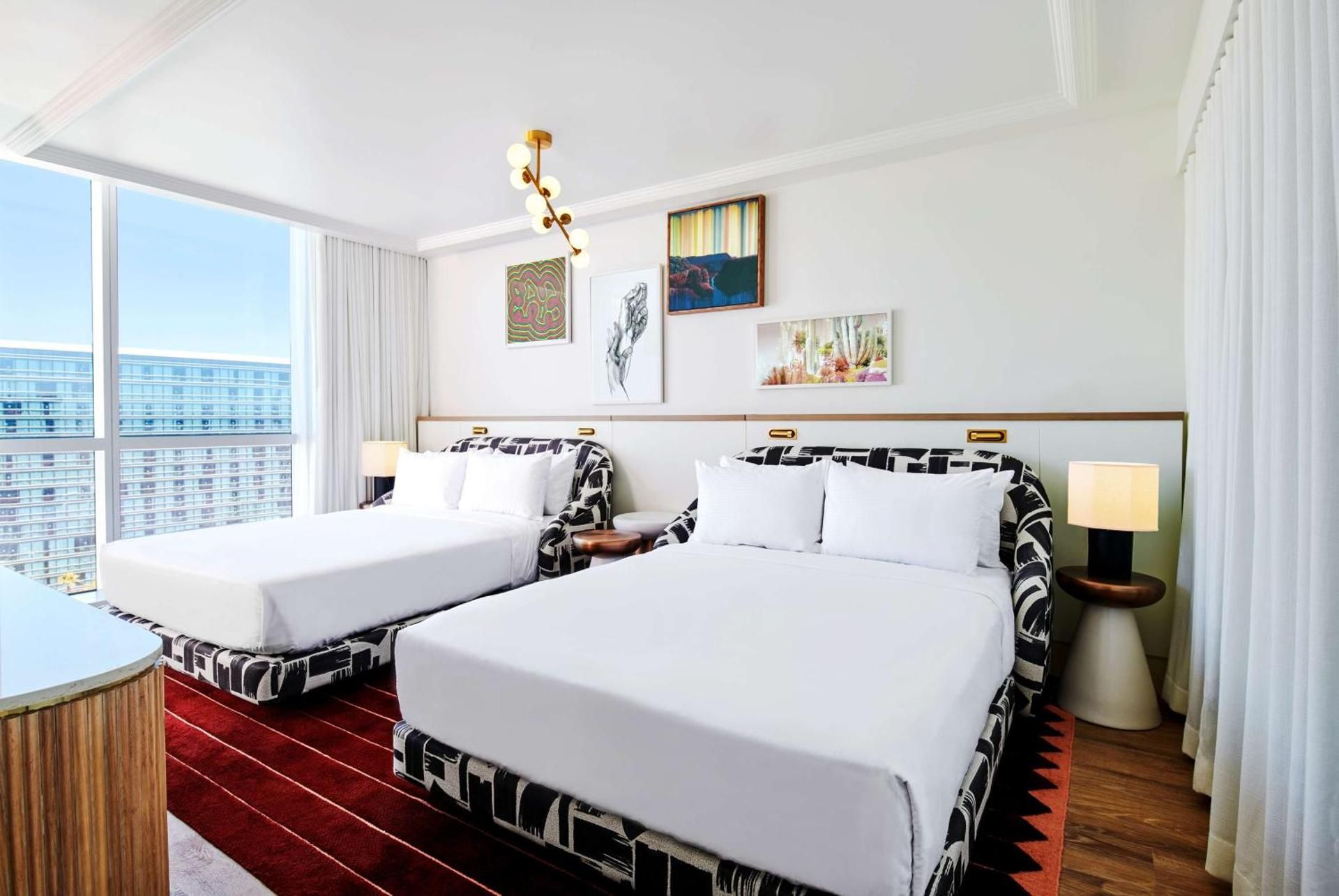 Ruby 2 Queens Strip View Grand Chamber Suite