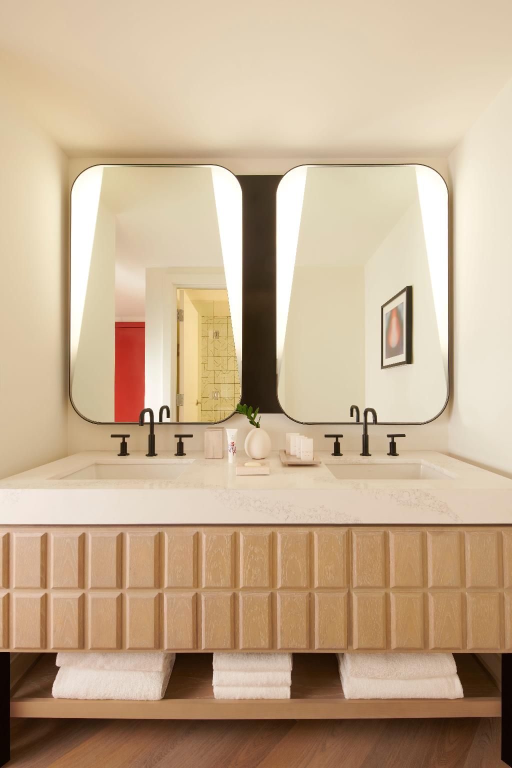 King Chamber Roll-In Shower