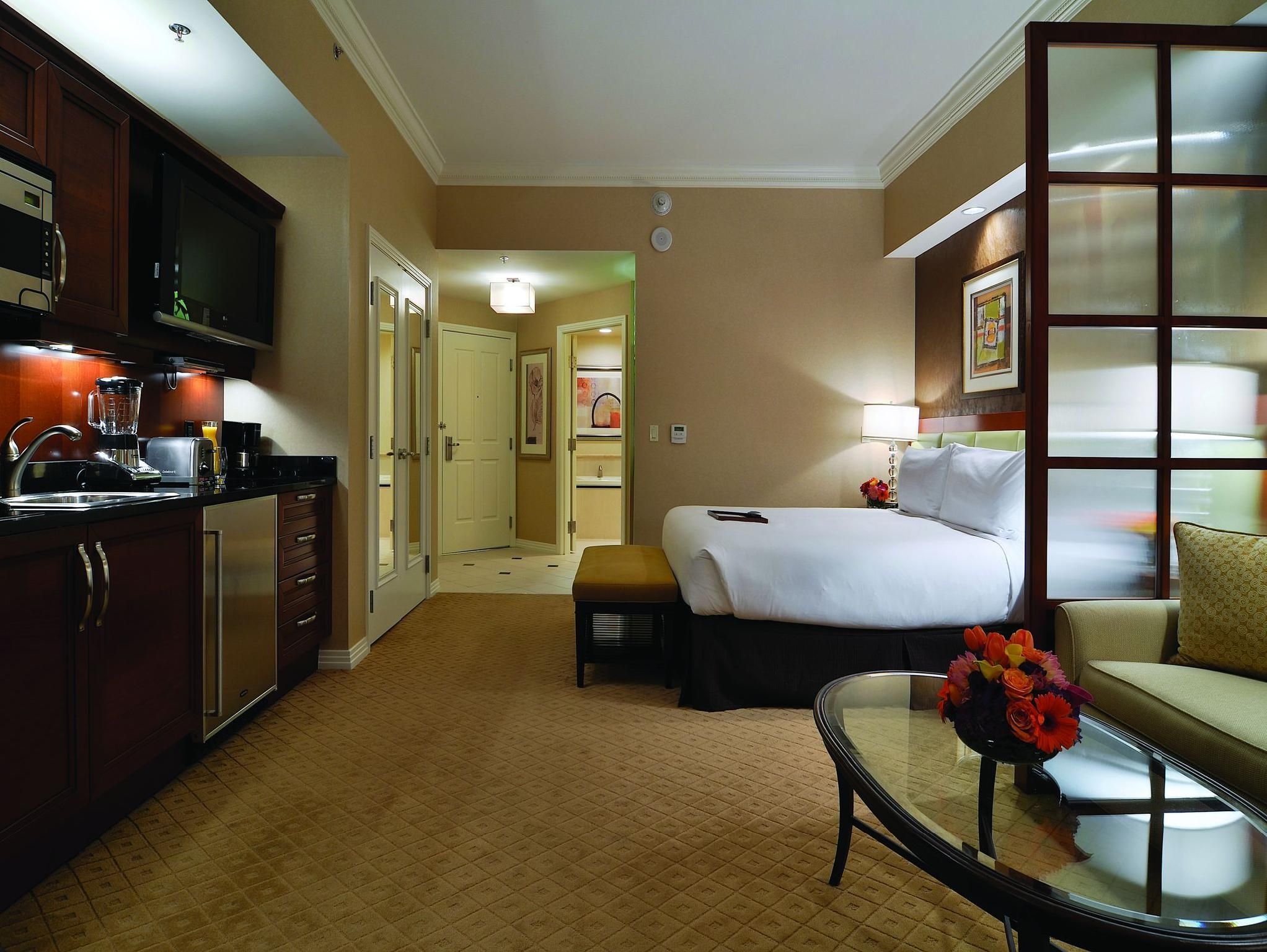 Signature Deluxe Balcony Suite