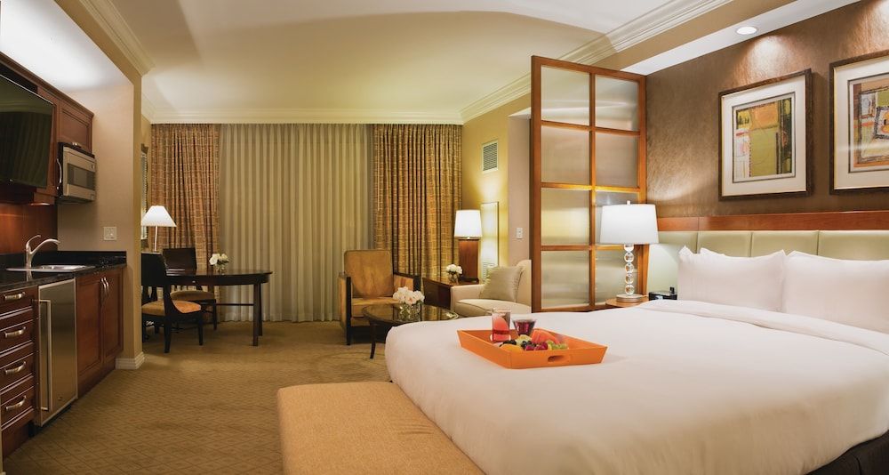 undefined The Signature at MGM Grand (All Suites) 4