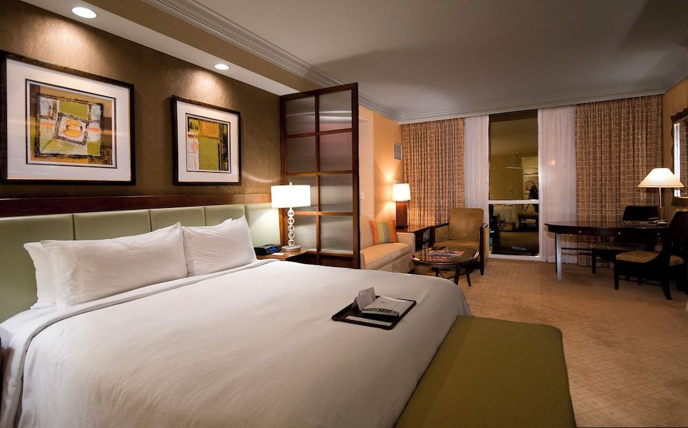 undefined The Signature at MGM Grand (All Suites) 6