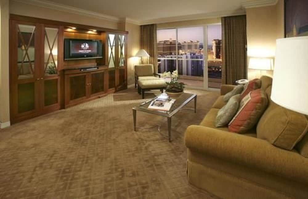 undefined The Signature at MGM Grand (All Suites) 8