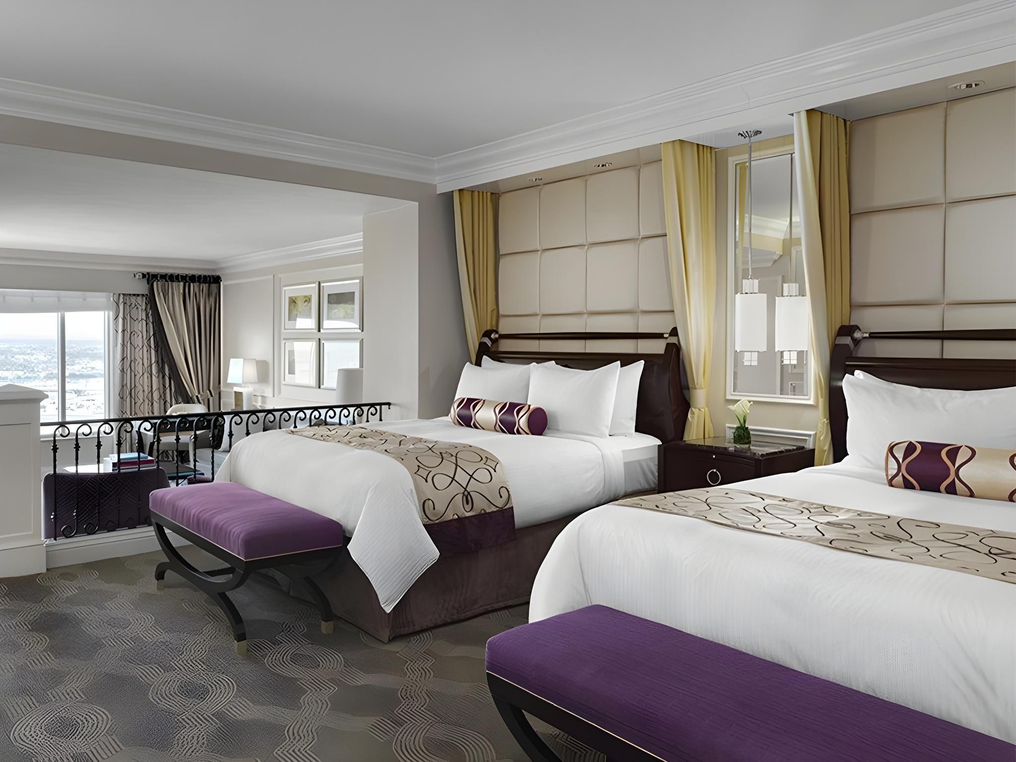 Newly Remodeled Luxury Two Queen Suite with Prestige Club Lounge Access
