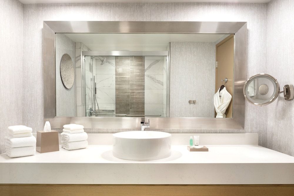 The Westin Las Vegas Hotel & Spa Traditional Room, 1 King Bed 7