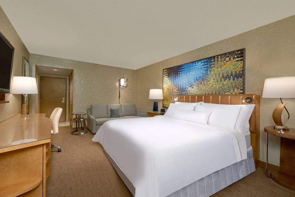 The Westin Las Vegas Hotel & Spa Traditional Room, 1 King Bed 2