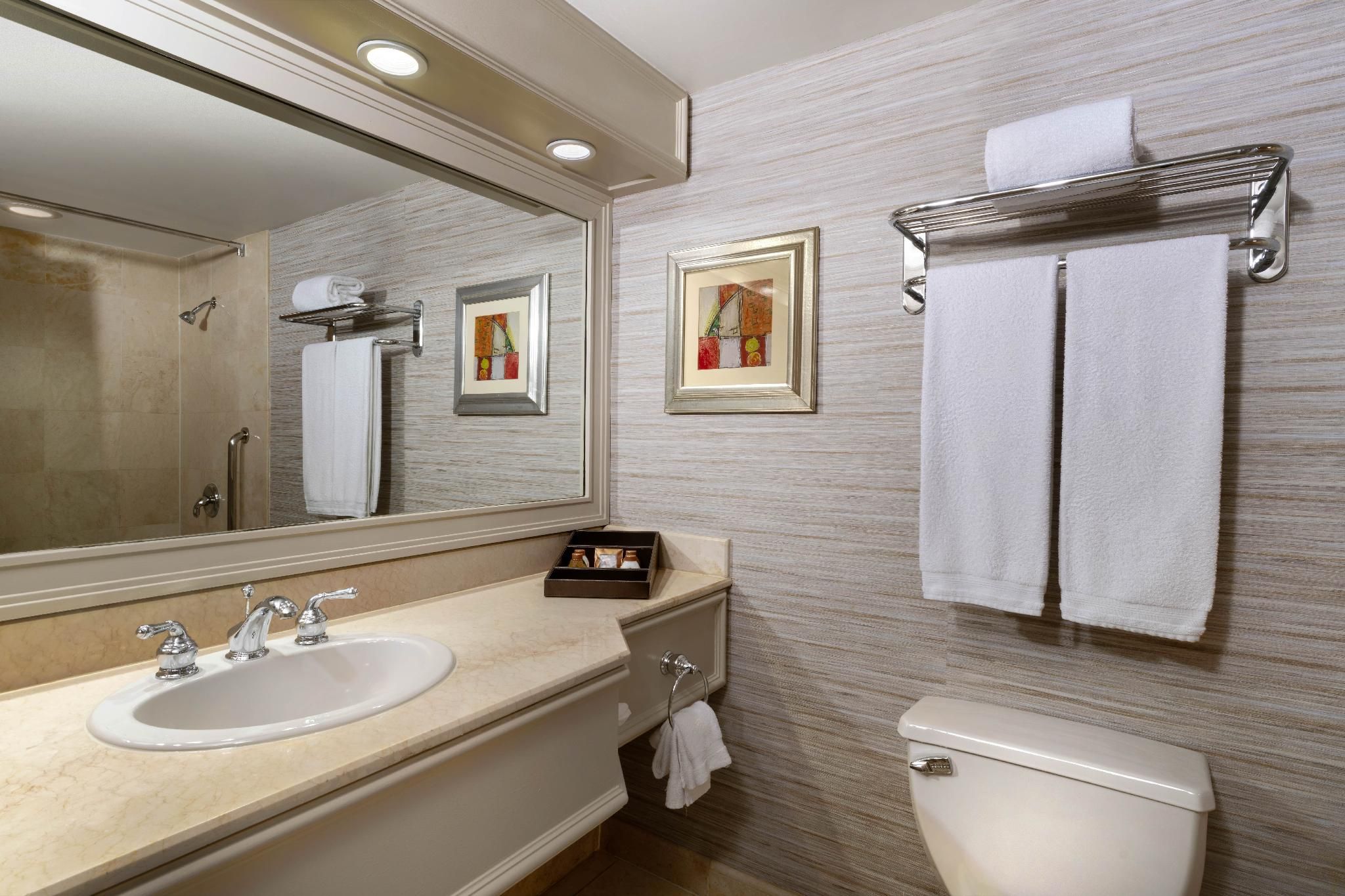 Strip View King Room Or Queen Room With 2 Queen Beds