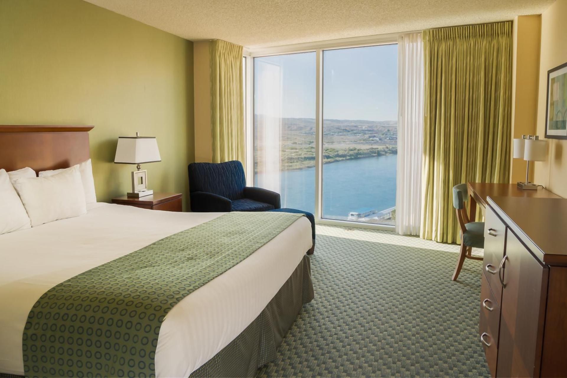 The Aquarius Casino Resort, BW Premier Collection Deluxe King Room