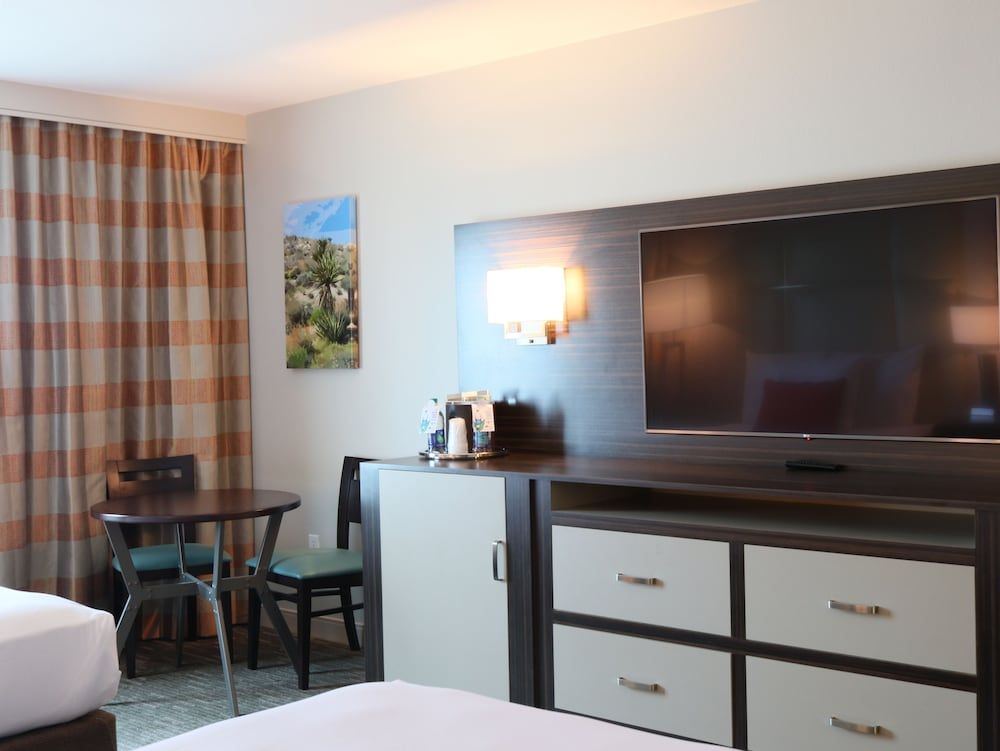 Avi Resort & Casino Luxury Two Queens Non-Smoking 4