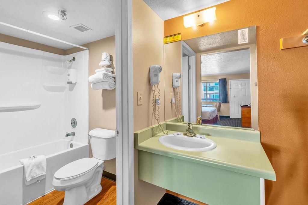 Virgin River Hotel and Casino Queen Room with Two Queen Beds 2