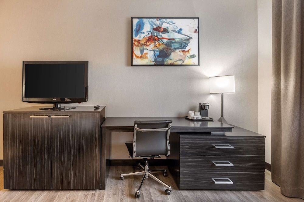 Best Western Plus North Las Vegas Inn & Suites Standard Room, 2 Queen Beds, Non Smoking 6