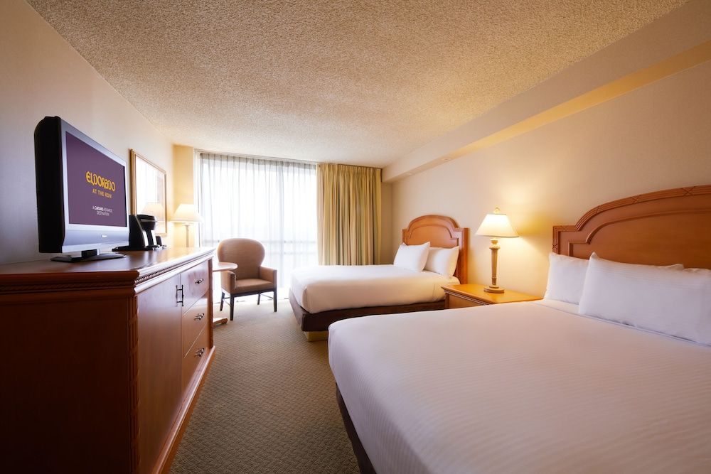 Deluxe Room, 2 Queen Beds, Smoking