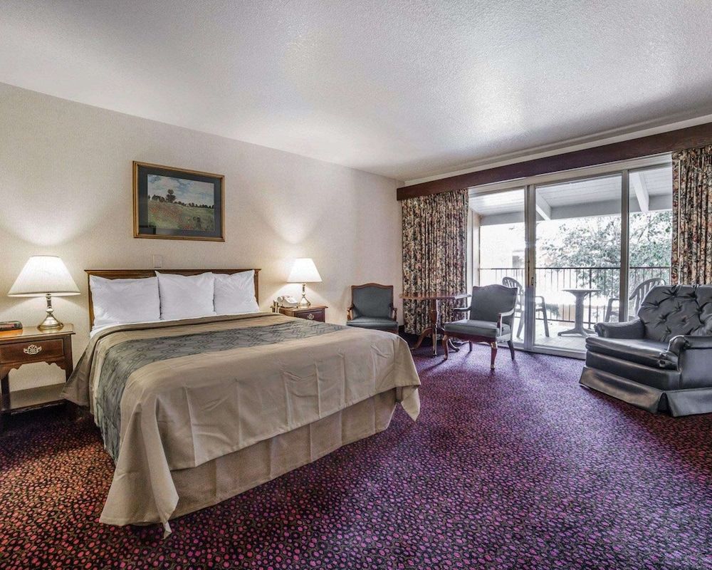 Standard Room, 1 Queen Bed, Non Smoking