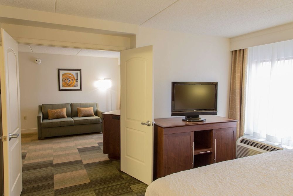Room, 1 King Bed, Accessible, Non Smoking (Roll-in Shower)