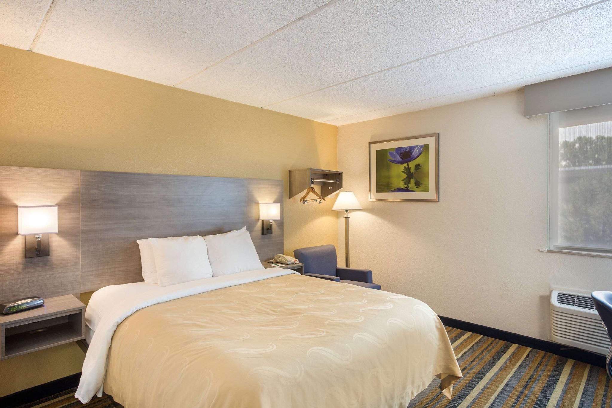 1 Queen Bed, Nonsmoking