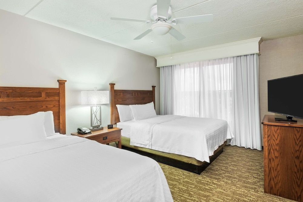 Suite, 2 Queen Beds, Accessible, Bathtub (Non Smoking)
